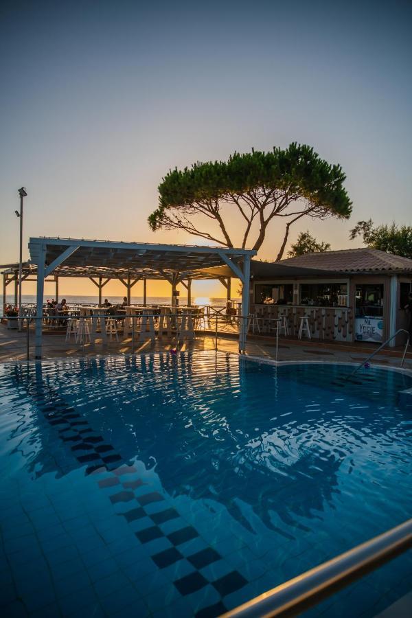Mesogeios Hotel Marathopoli Bagian luar foto