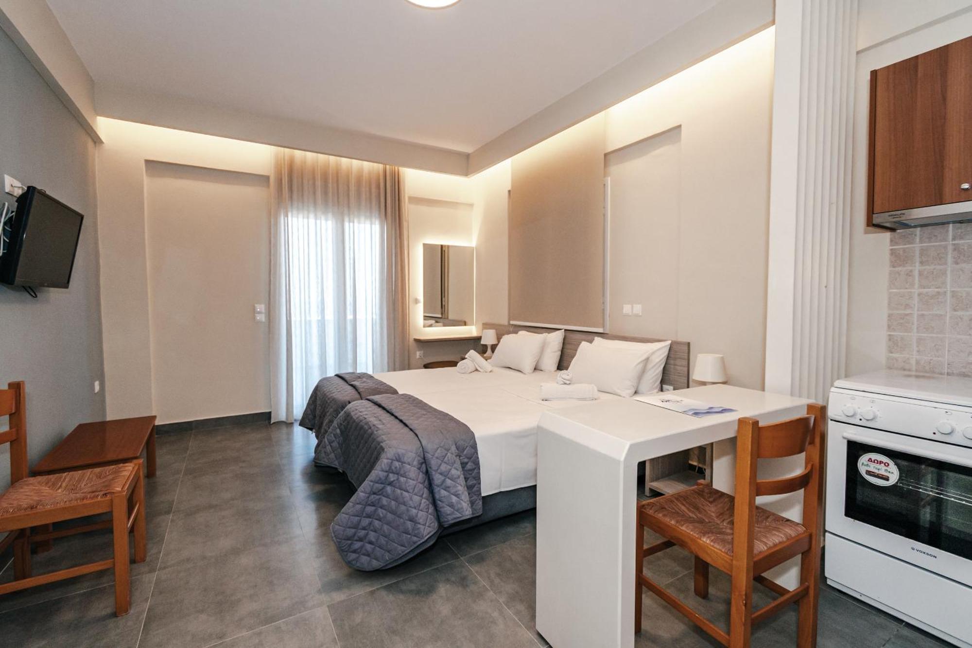 Mesogeios Hotel Marathopoli Bagian luar foto