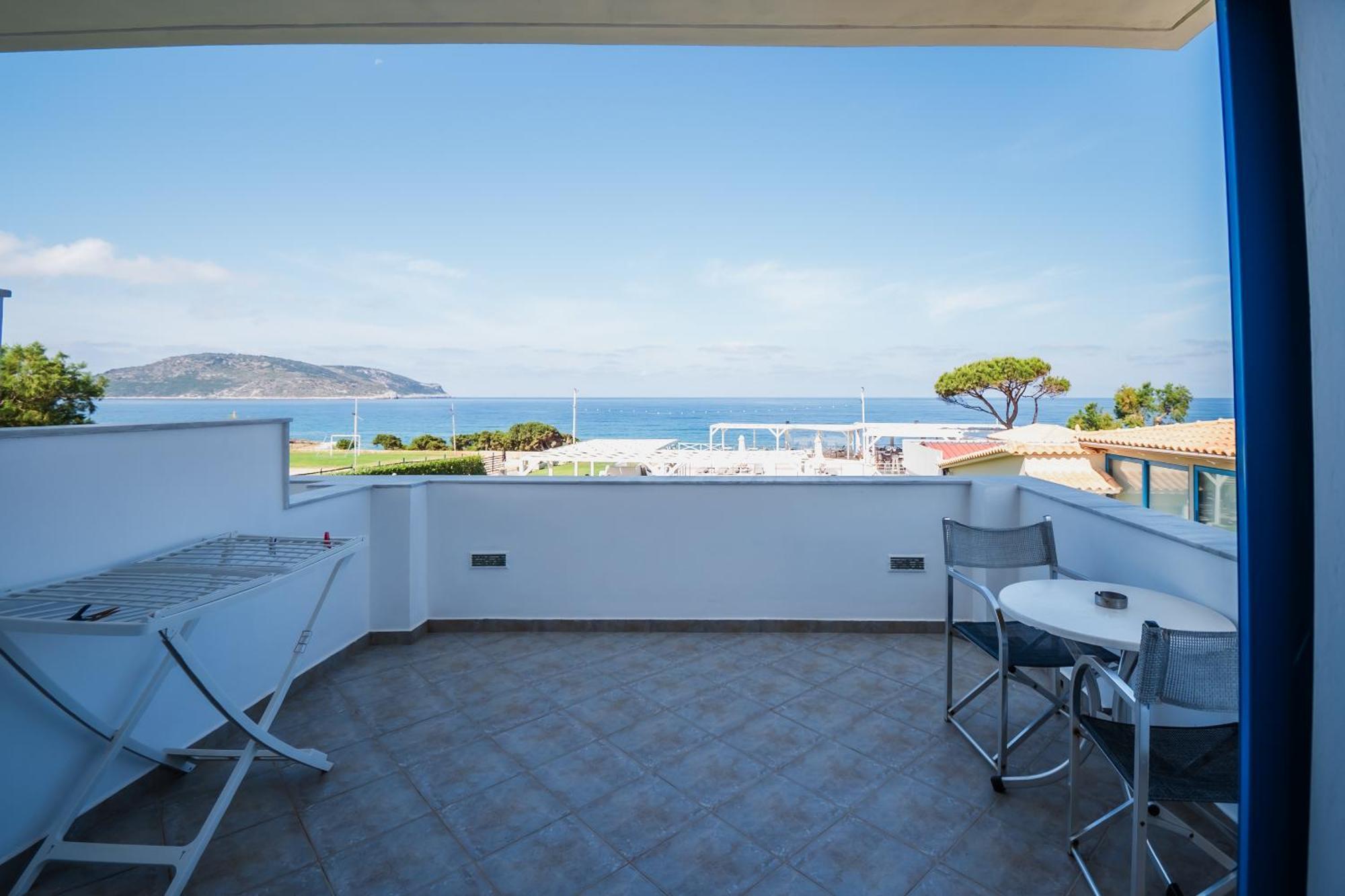 Mesogeios Hotel Marathopoli Bagian luar foto