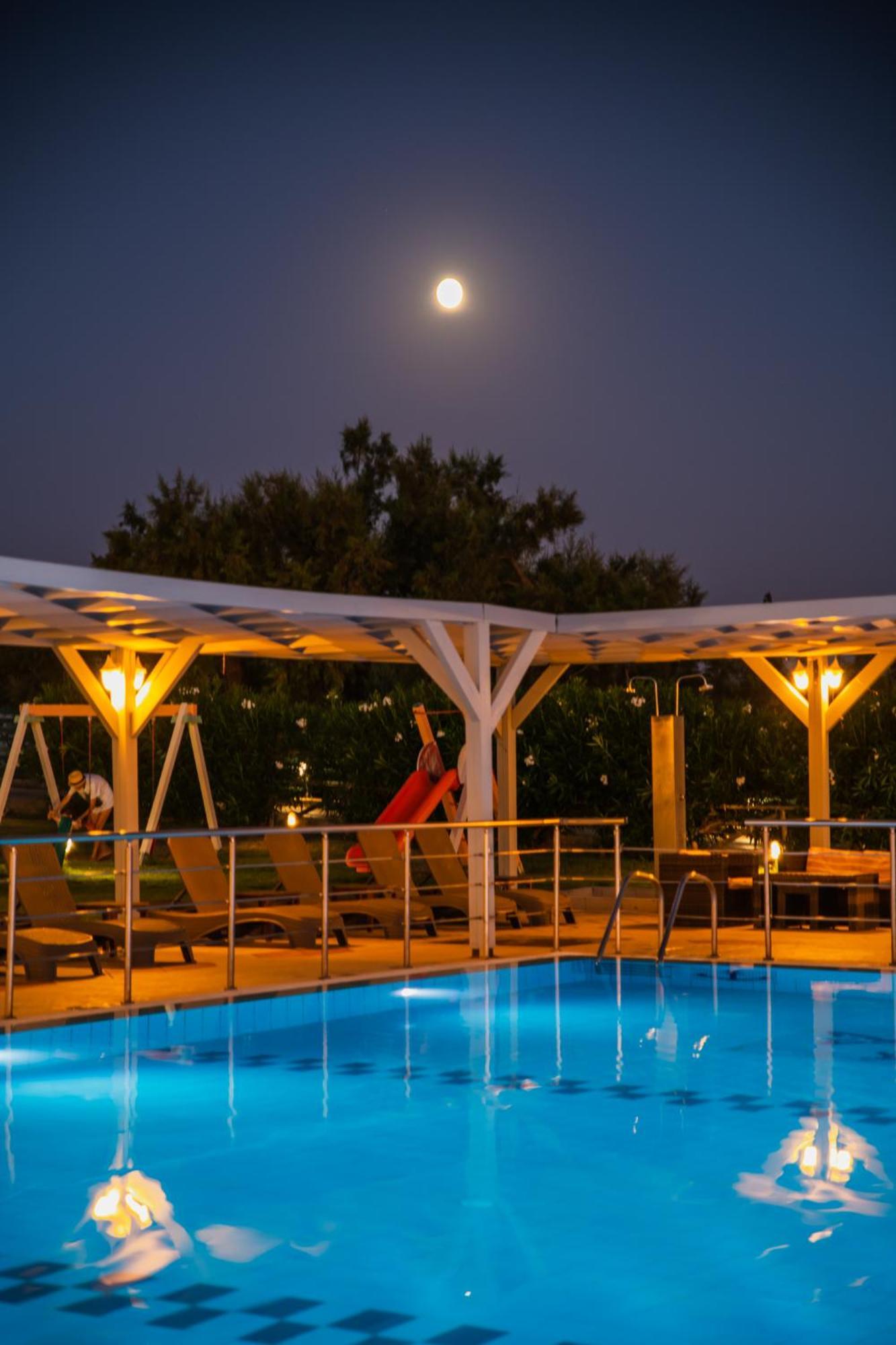 Mesogeios Hotel Marathopoli Bagian luar foto